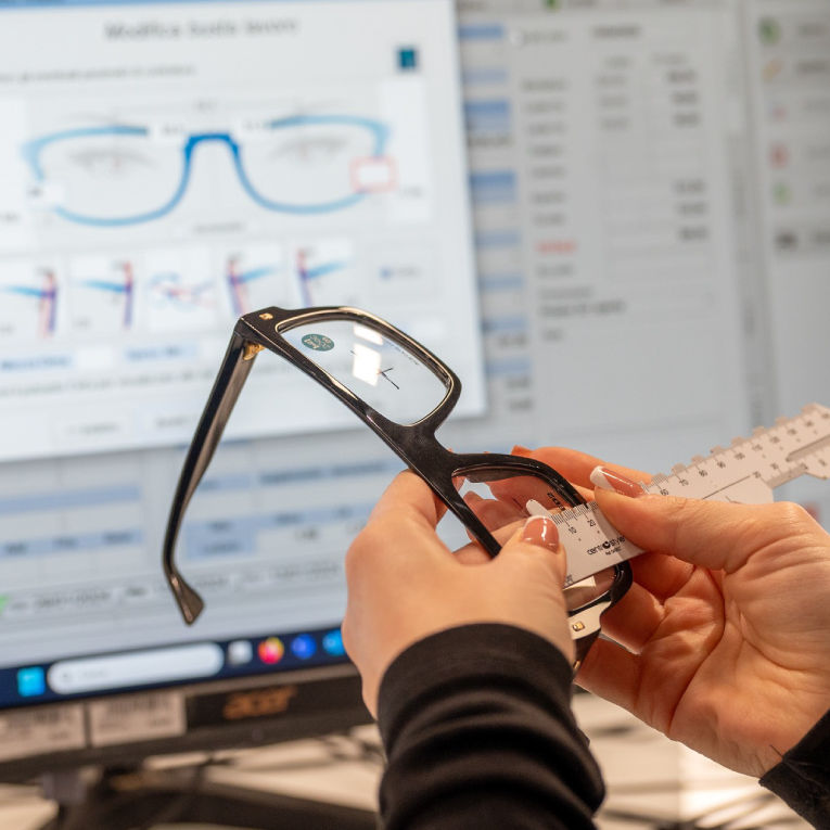 Occhiali.it centratura degli occhiali - prenotazione