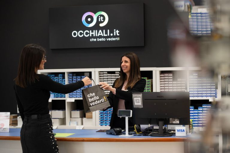 Occhiali.it ottica via Monginevro Torino - consegna occhiali