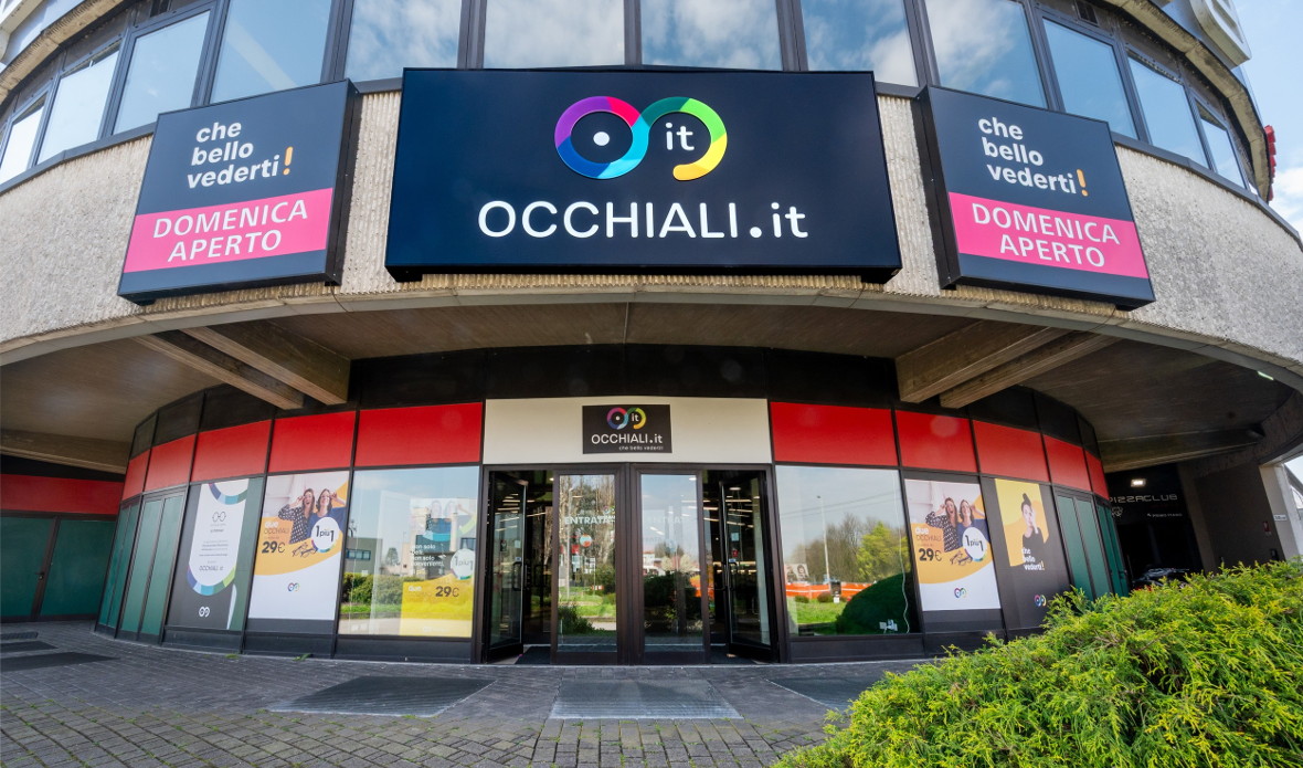 Occhiali.it - ottico Cusago milanese ingresso