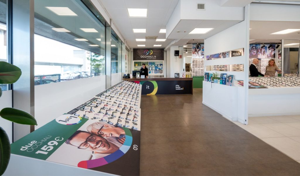 Occhiali.it ottico a Desio personale esperto