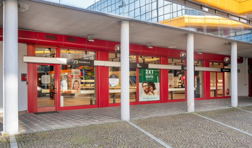Occhiali.it ottico a Gallarate centro commerciale torre del seprio esterno