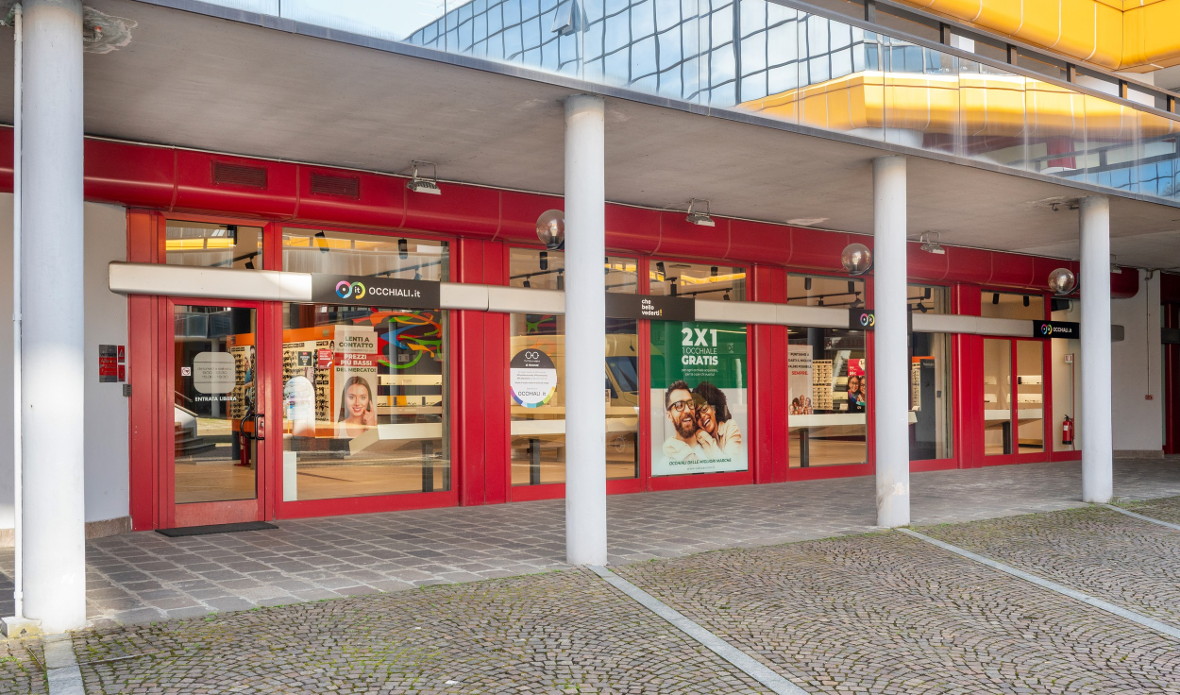 Occhiali.it ottico a Gallarate centro commerciale torre del seprio esterno