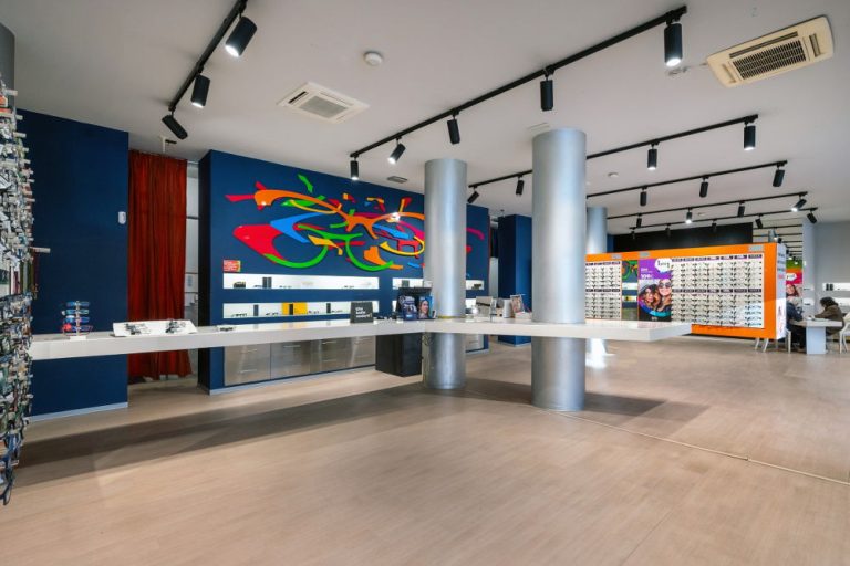 Occhiali.it ottico a Gallarate centro commerciale Torre del Seprio - interno