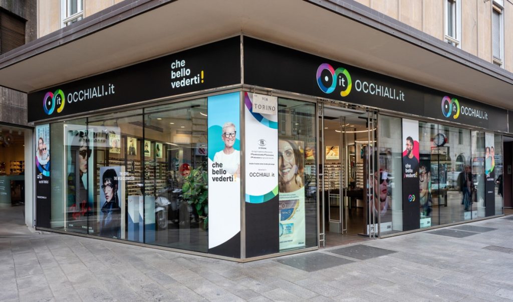 Occhiali.it ottico Milano centro - via Torino vetrine