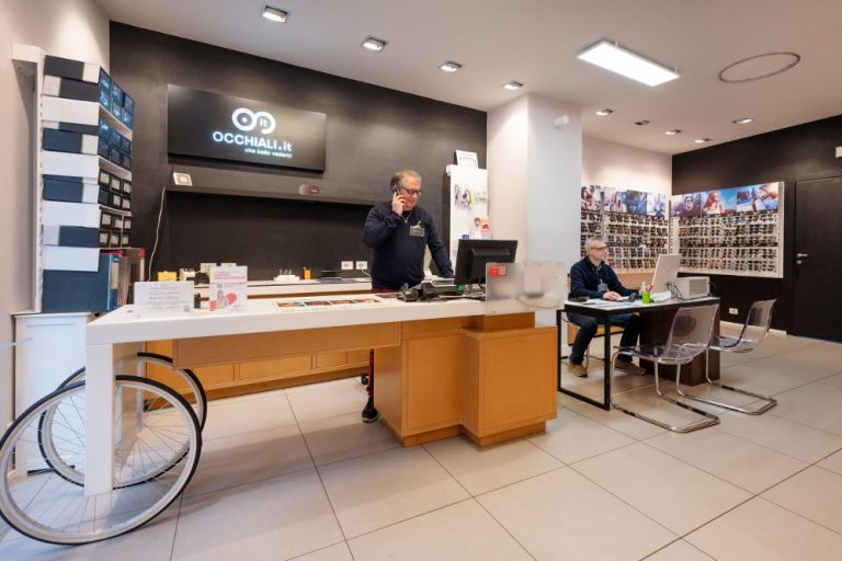 Occhiali.it ottico Torino via Madama Cristina interno