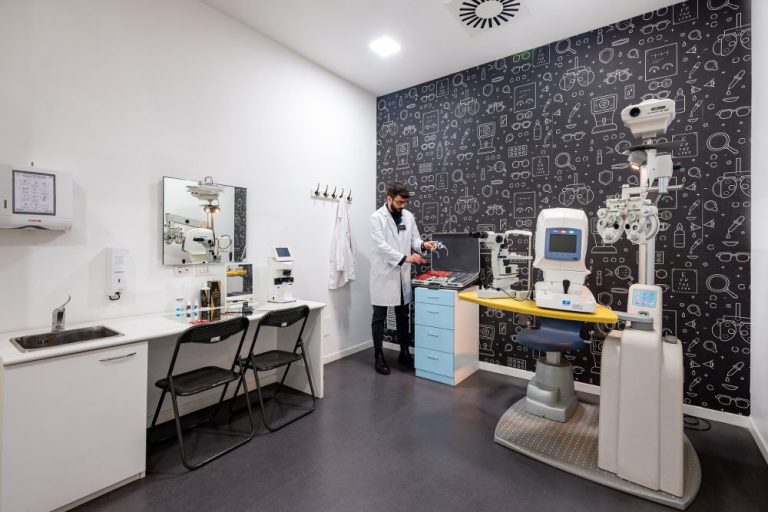 Ottico.it Milano centro via Torino - preparativi esame vista